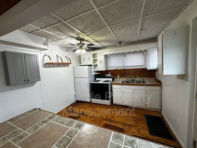 Building Photo - 326 N 34th St
