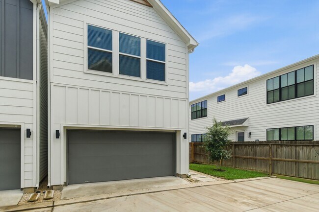 Building Photo - 6337 Wheatley St