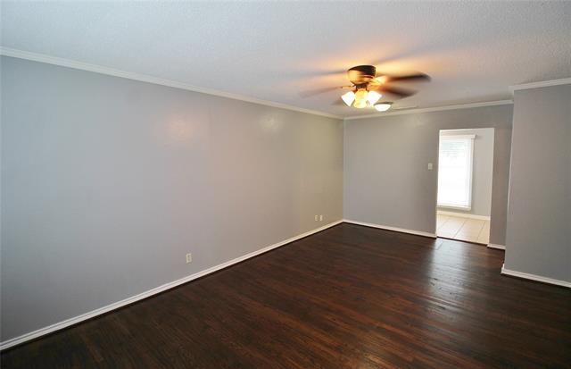 Building Photo - 1225 Lakeside Dr