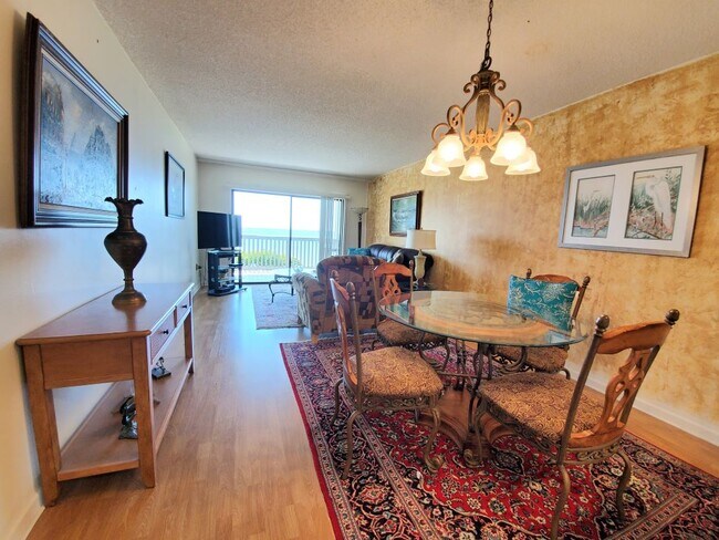 Building Photo - 824 Bahia Del Sol Dr