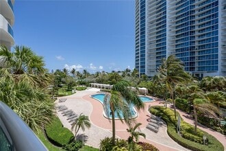 Building Photo - 3001 S Ocean Dr