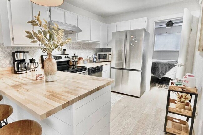 Foto del edificio - 253 Hayden Rd