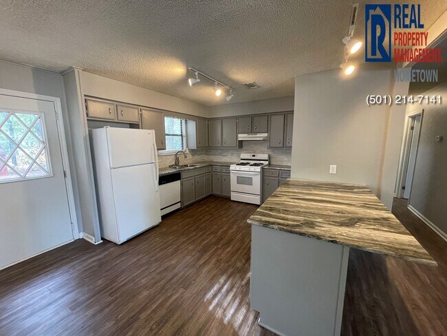 Foto del edificio - 2712 Carywood Dr