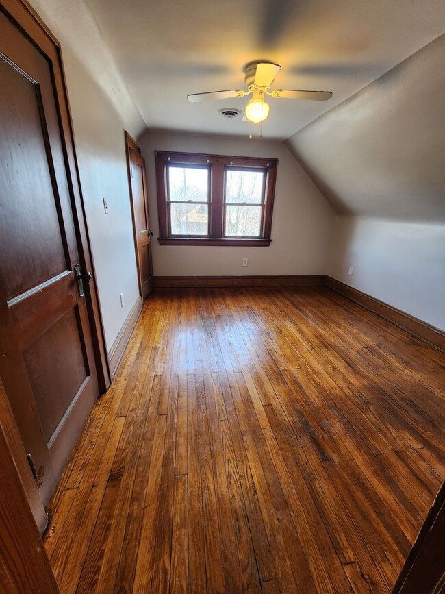 Building Photo - Kendall2550