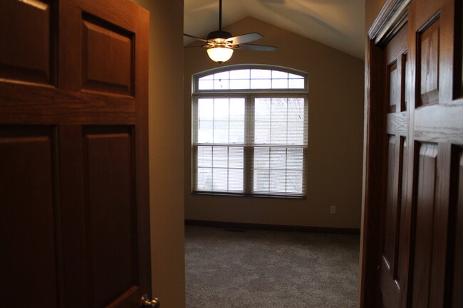 Building Photo - 1181 Brentwood Dr