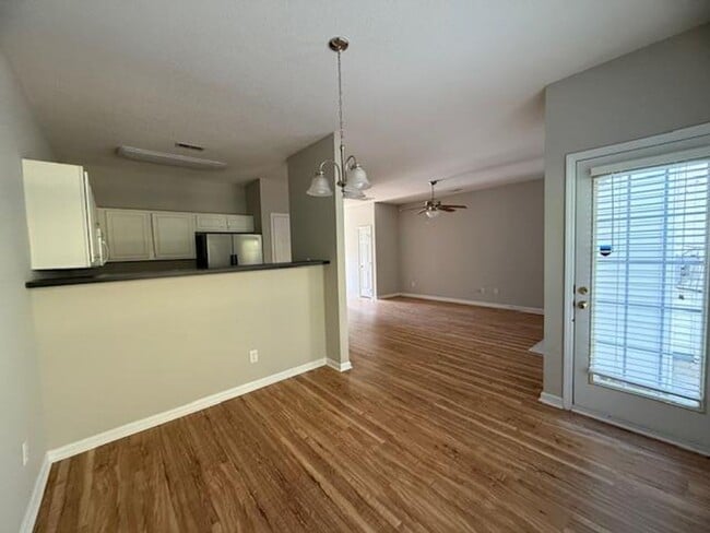 Building Photo - 500 Misty Groves Cir