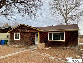 Building Photo - 540 Sheldon Dr