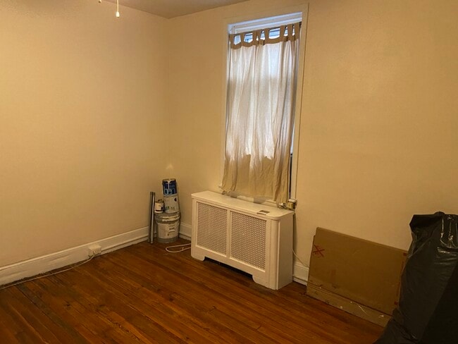 Living room - 1123 Tasker St