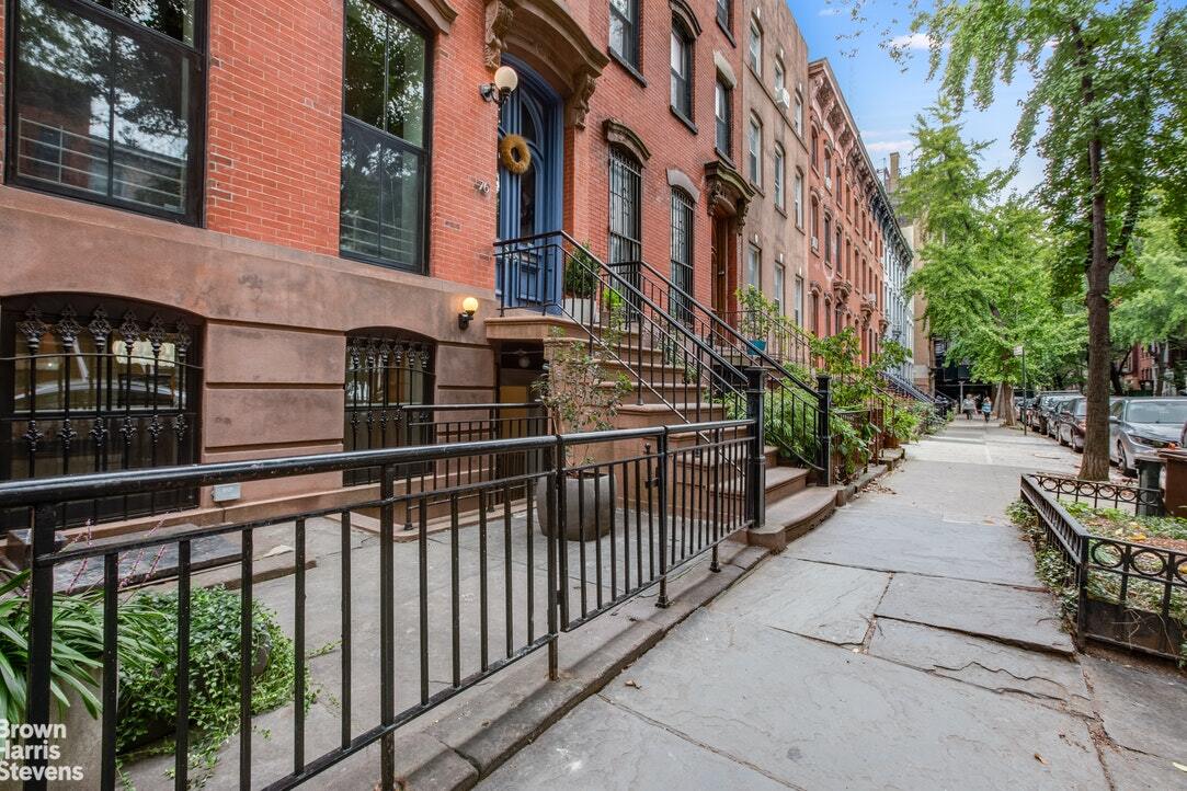 Primary Photo - 76 S Elliott Pl
