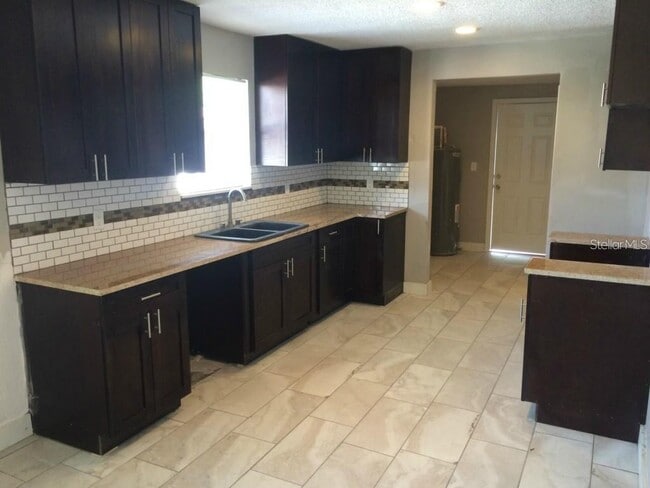 Foto del edificio - 514 W Plaza Pl