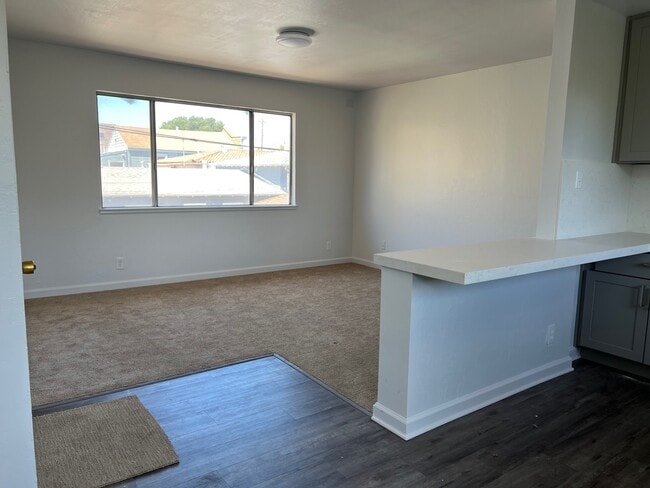 Building Photo - 1576 Pacific Ave