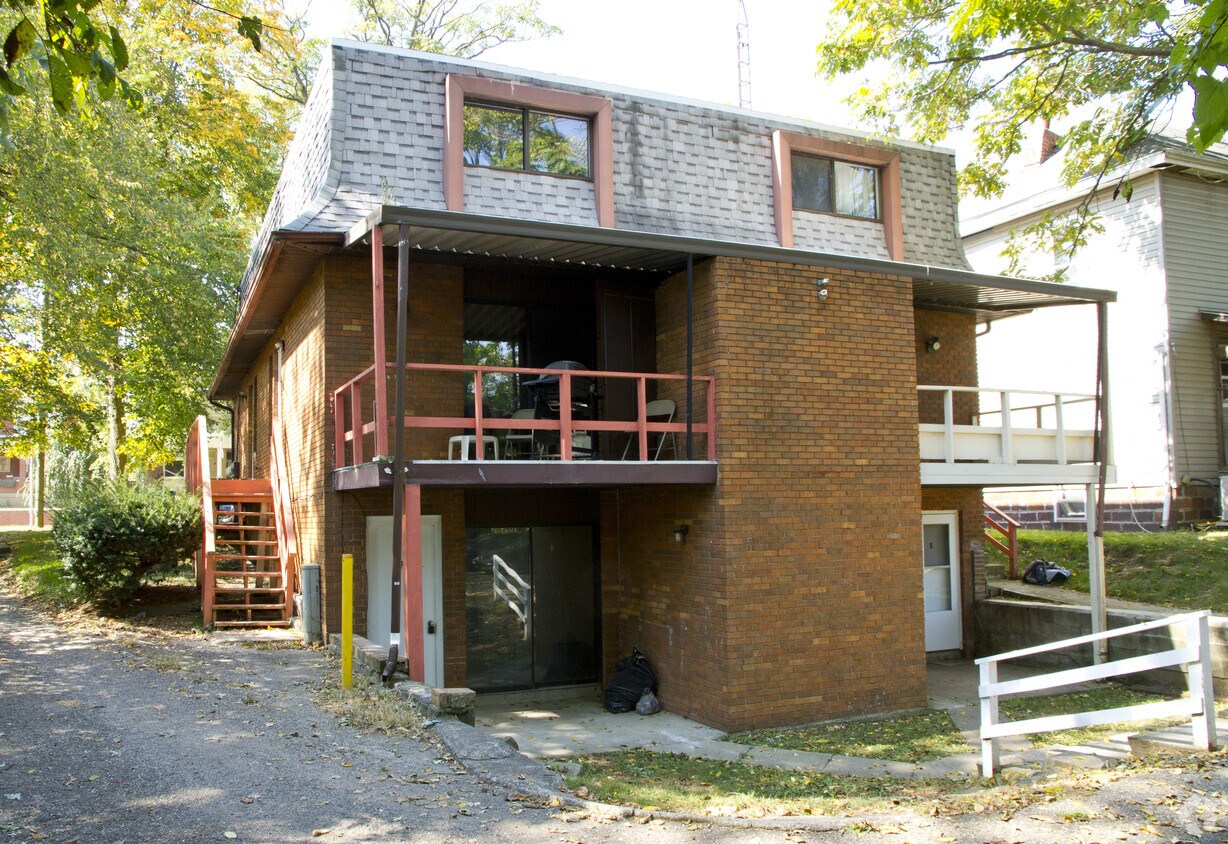 Foto del edificio - 272 Hudson Ave