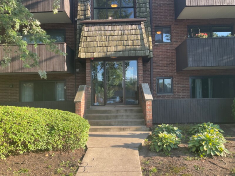 Primary Photo - 484 Timber Ridge Dr
