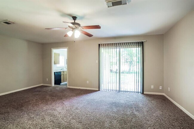 Building Photo - 17115 Woodburn Dr