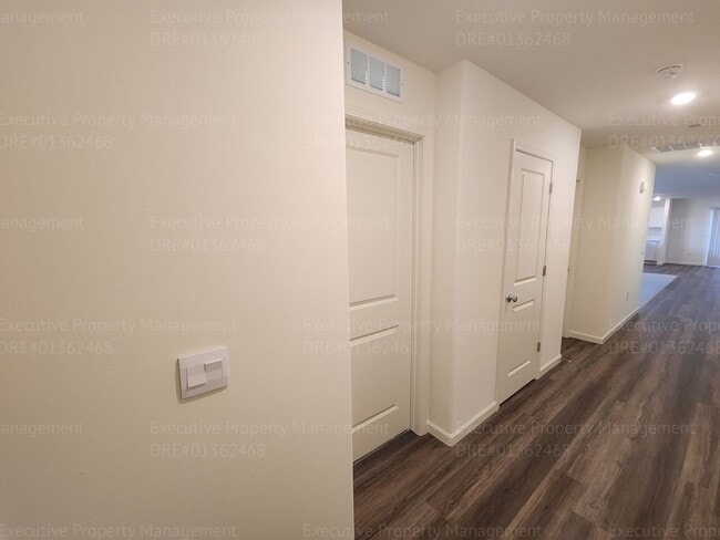 Building Photo - 8921 Kemi St