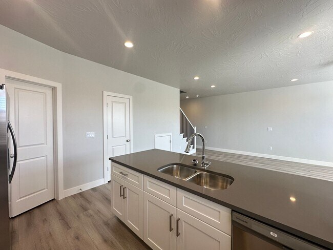Building Photo - 1131 S 4380 W