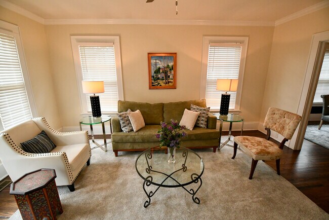 Foto del edificio - 408 W Park Ave