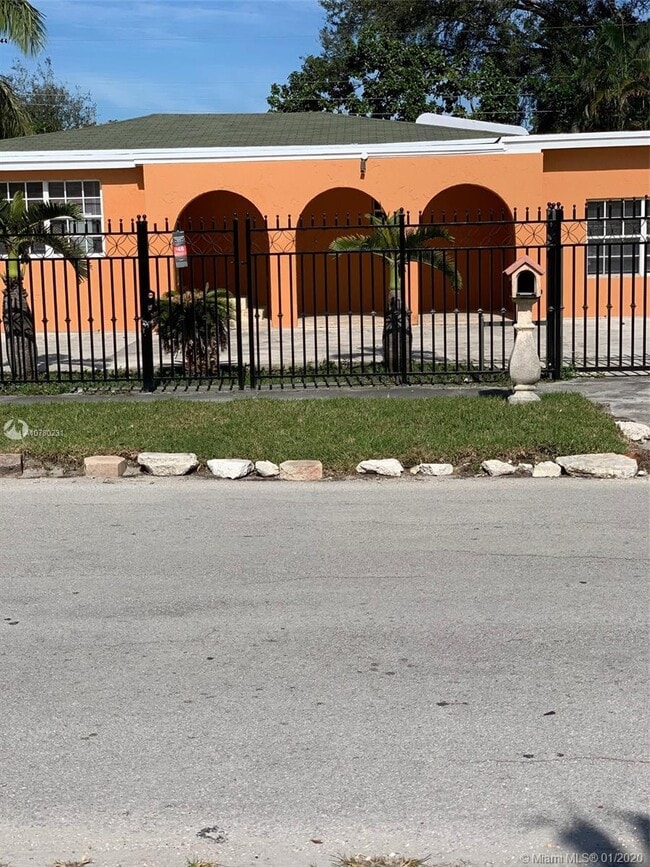 Building Photo - 921 NW 141st St