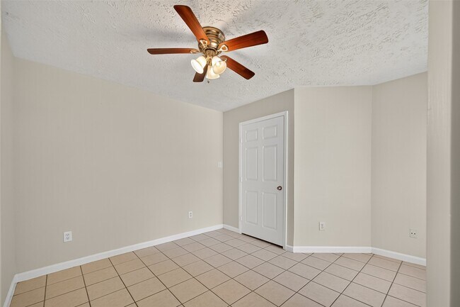 Foto del edificio - 10555 Turtlewood Ct