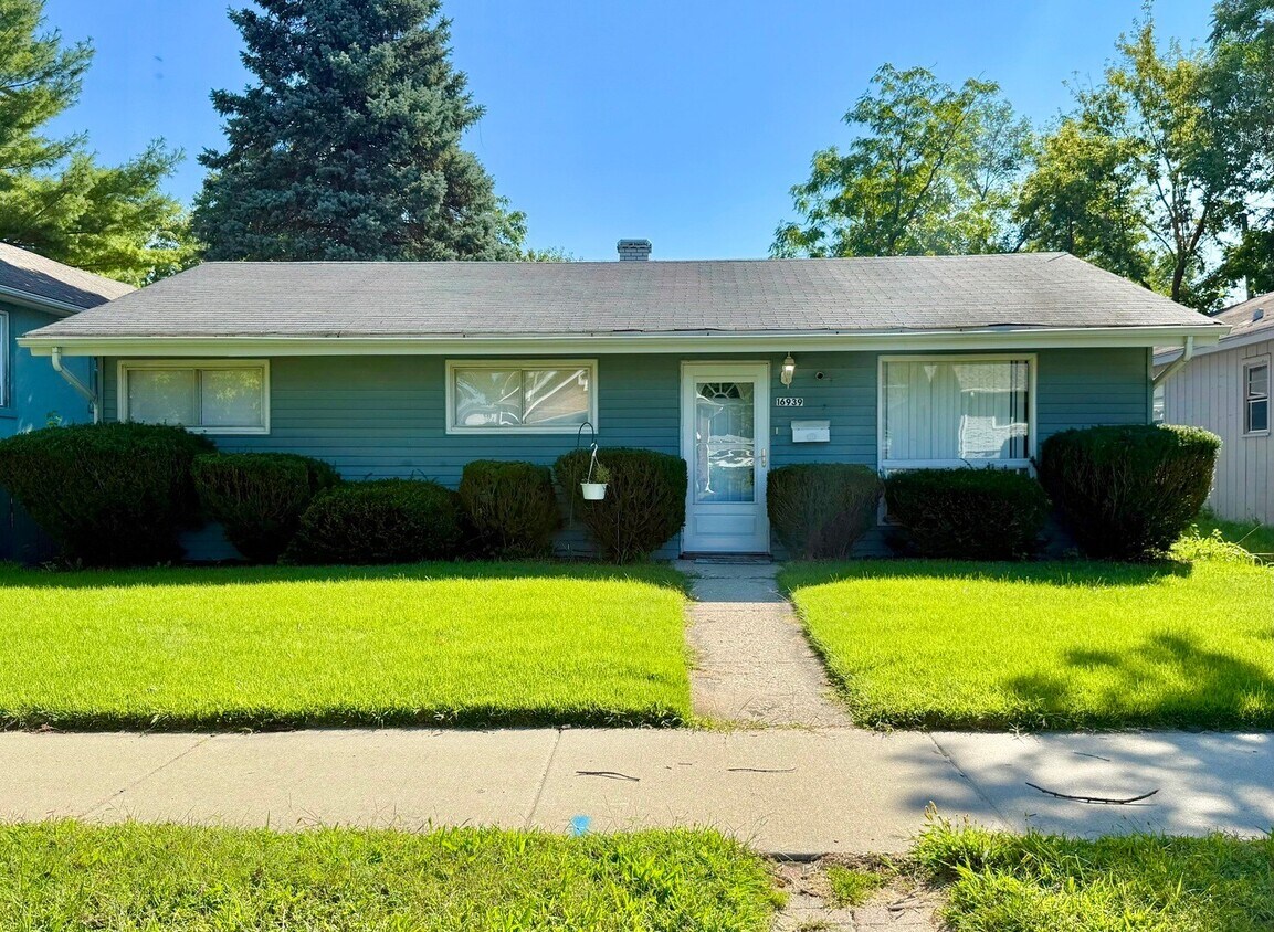 Foto principal - 16939 Jodave Ave