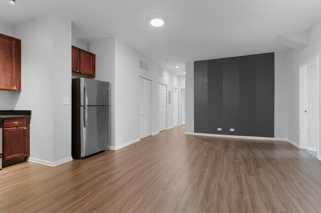 Foto del edificio - 2451 W Howard St