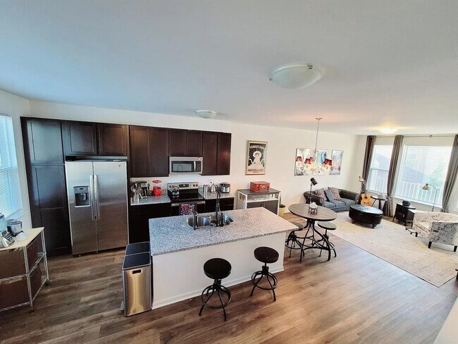 Foto del edificio - 2500 Normandy Rd