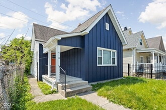 Building Photo - 413 E Caven St