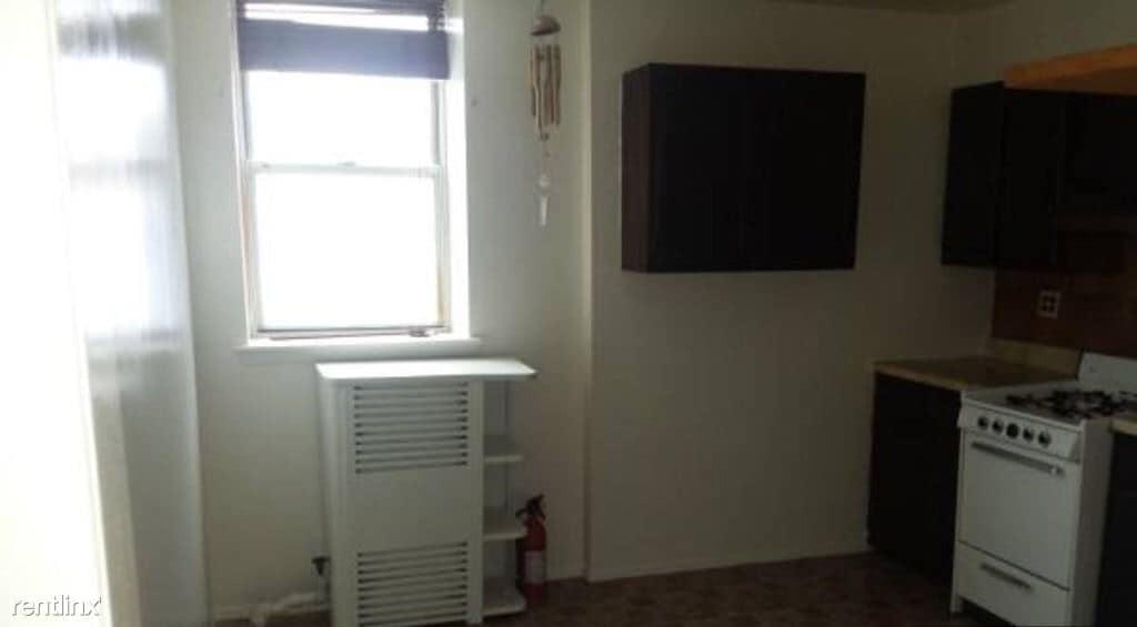 Building Photo - 7405 Ditmars Blvd