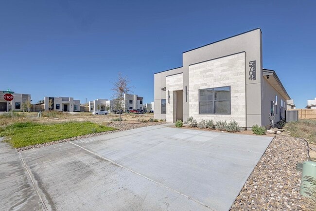 Building Photo - 5704 Kylee Dr