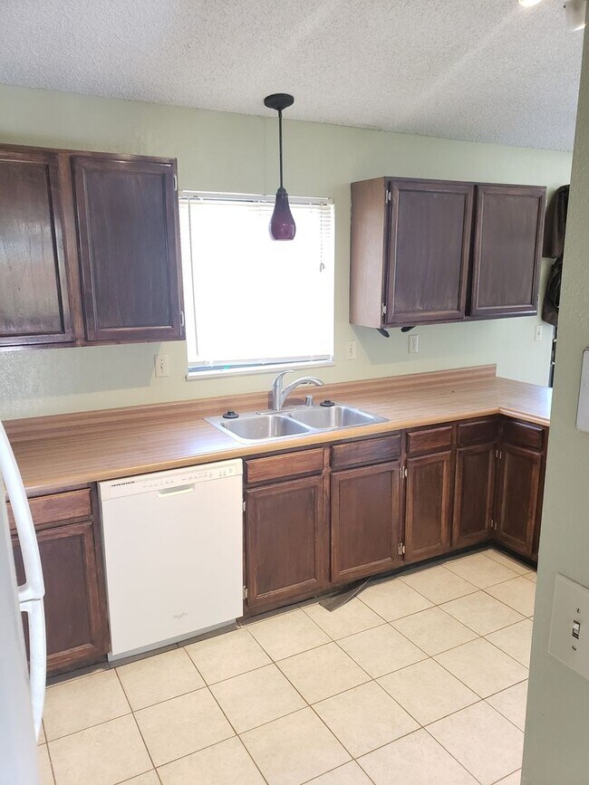 Foto del edificio - Great 3BD/2BA home on Heathercrest Drive