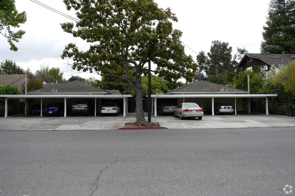 Building Photo - 715-721 Live Oak Ave