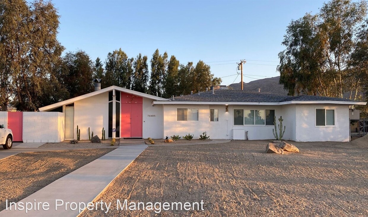 Primary Photo - 4 br, 2 bath House - 74405 Cottonwood Drive