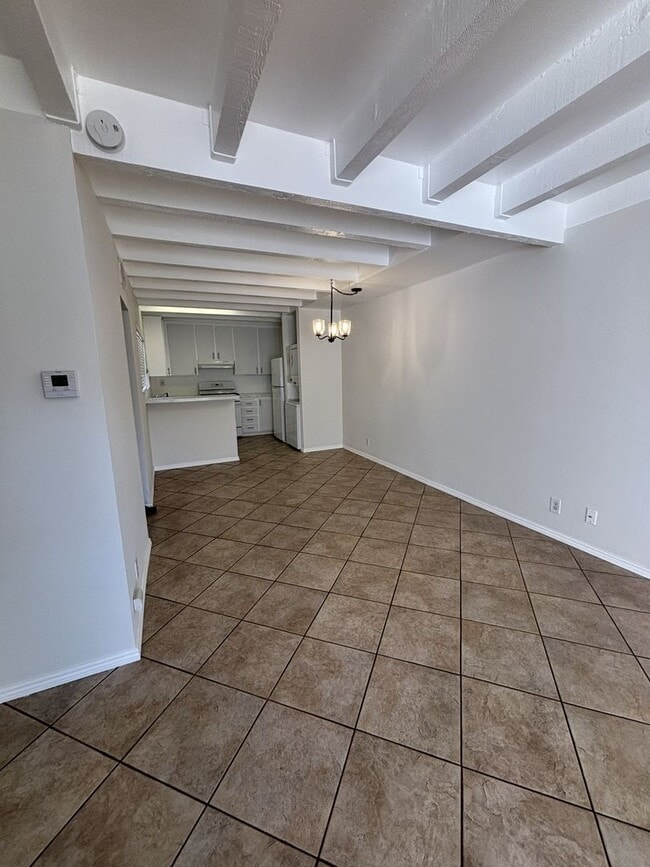 Building Photo - MOVE IN READY Updated La Habra condo