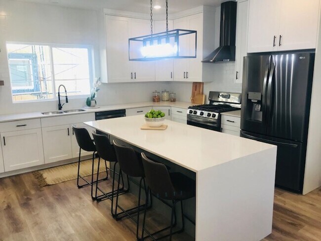 Building Photo - Beautiful new construction townhouse with quartz countertops and 2 car garage