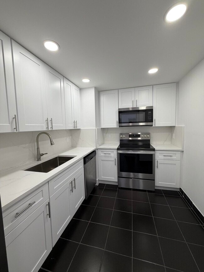 Foto del edificio - 5600 N Flagler Dr