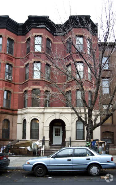 Building Photo - 751 Union St