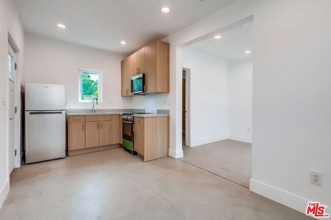 Foto del edificio - 1151 S Highland Ave