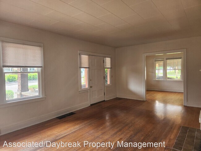 Foto del edificio - 3 br, 2 bath House - 1909 Summitview