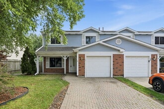 Building Photo - 15 Brittany Ln