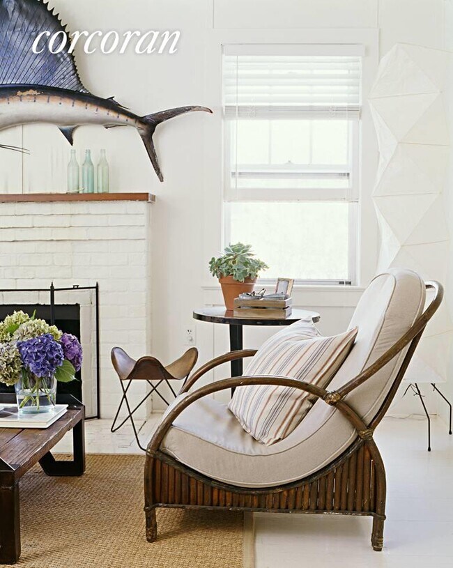 Building Photo - 78 Pine Neck Ave