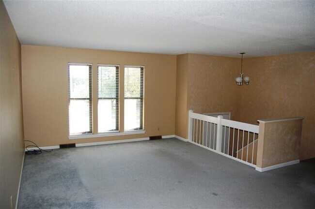 Building Photo - 1509 Waterford Dr