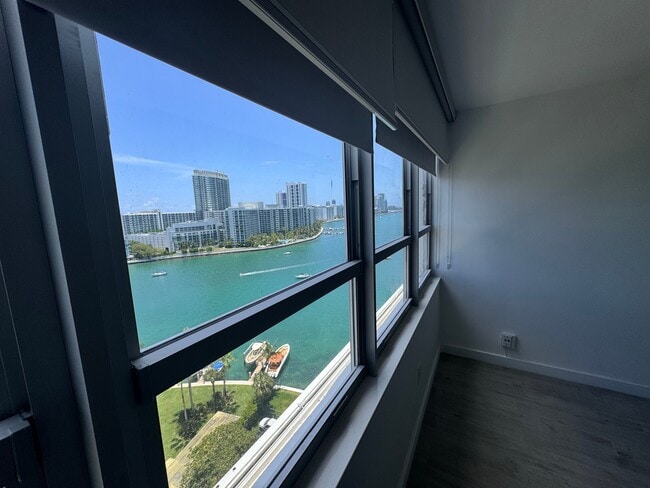 Foto del edificio - 11 Island Ave