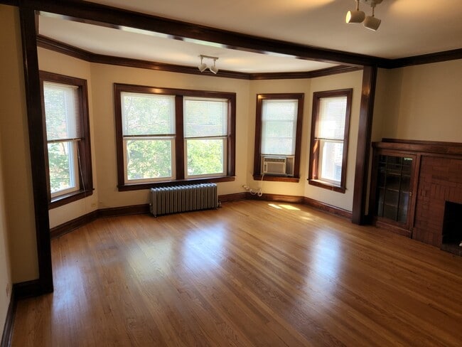 Foto del edificio - 1463 W Farragut Ave