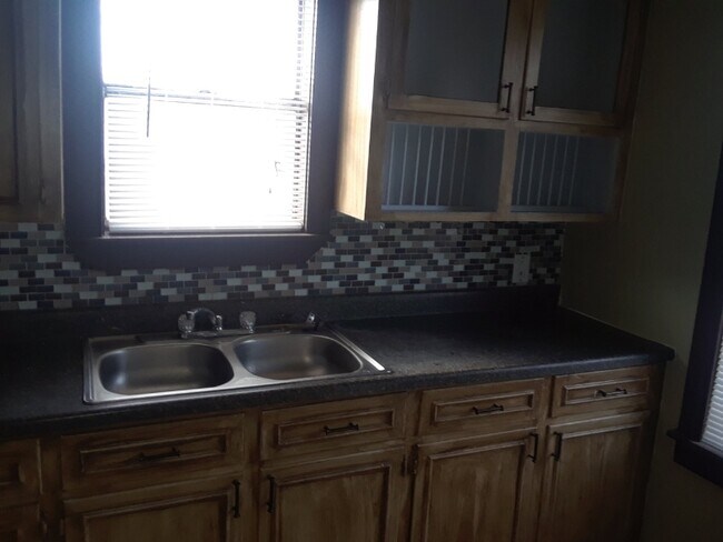 Foto del edificio - 604 W King Ave