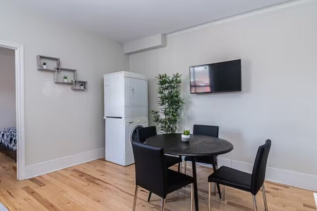 Photo du bâtiment - 967 Rue Sainte-Marguerite