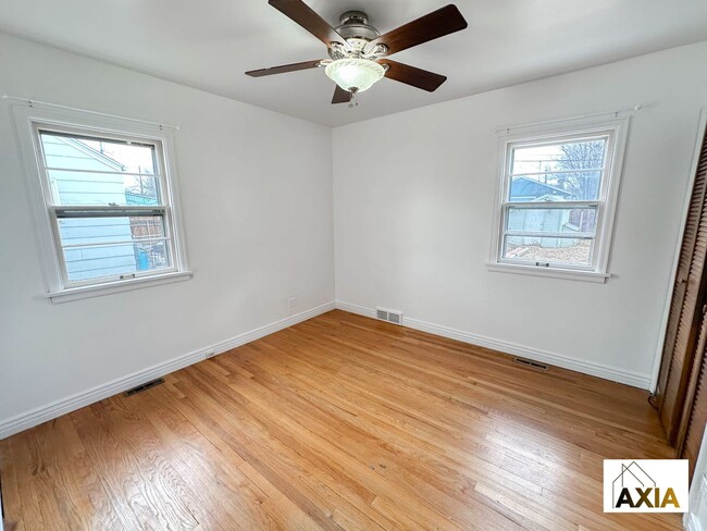 Building Photo - Charming 2BD/2BA Home with a Full Basement!