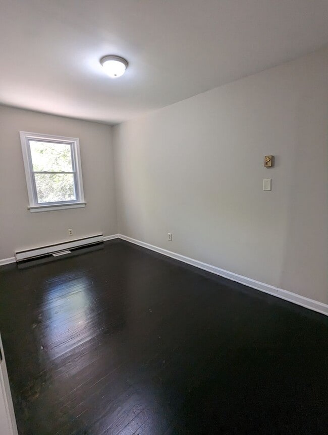 Building Photo - 3 bedroom home in Emporia