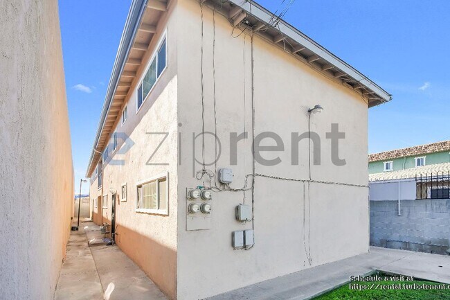 Foto del edificio - 9226 Palm St