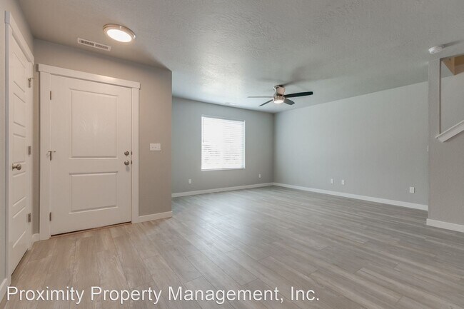 Building Photo - 3 br, 2.5 bath House - 2475 E. Goldstone S...