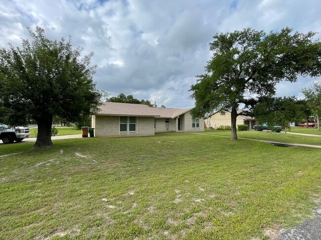 Building Photo - 8704 Black Oak St